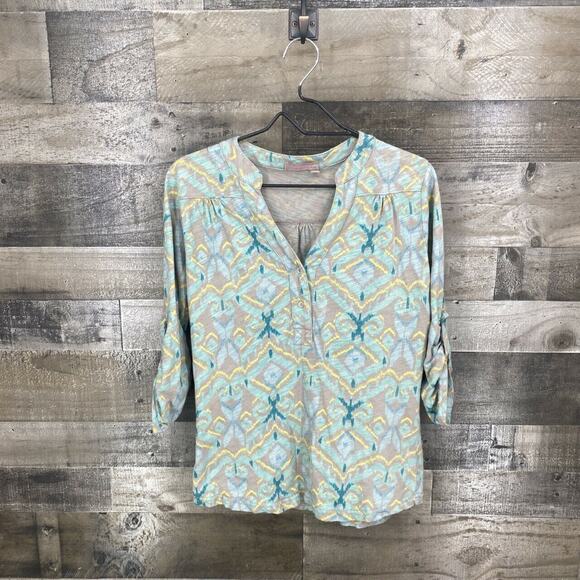 Fresh Produce Women's Ikat Pattern Roll Tab Sleeve Shirt Size XS V Neck Tan Teal - Picture 2 of 8
